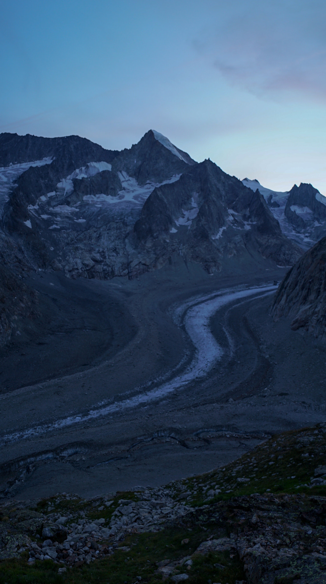 Sony a7S II + Sony Distagon T* FE 35mm F1.4 ZA sample photo. Souvenir von oberaletschhütte photography