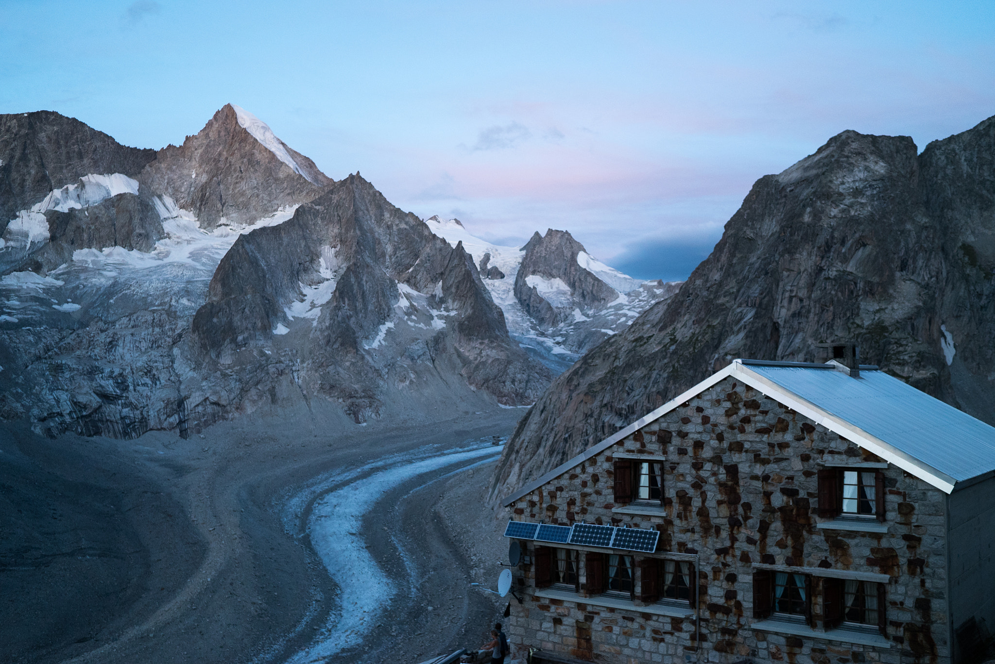 Sony a7S II + Sony Distagon T* FE 35mm F1.4 ZA sample photo. Souvenir von oberaletschhütte photography