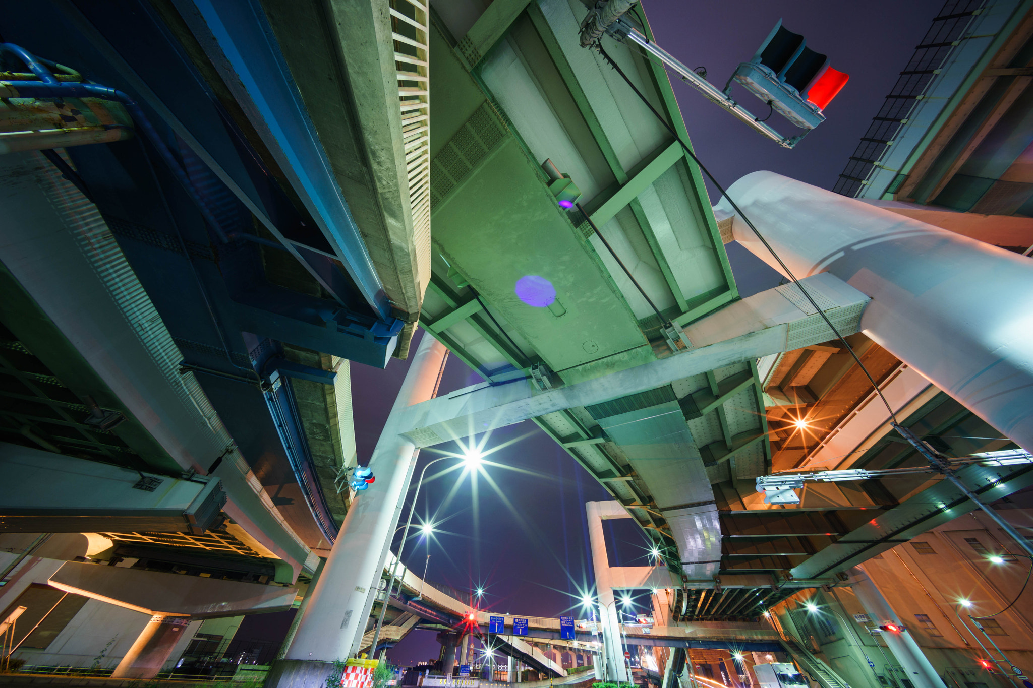E 10mm F5.6 sample photo. Junction photography