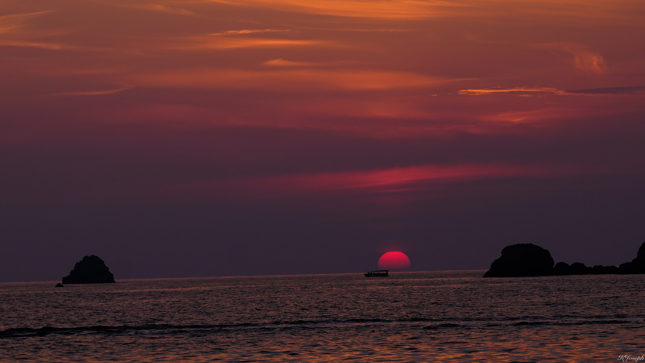 Sony a7R II + Sony FE 28-70mm F3.5-5.6 OSS sample photo. The sea. photography