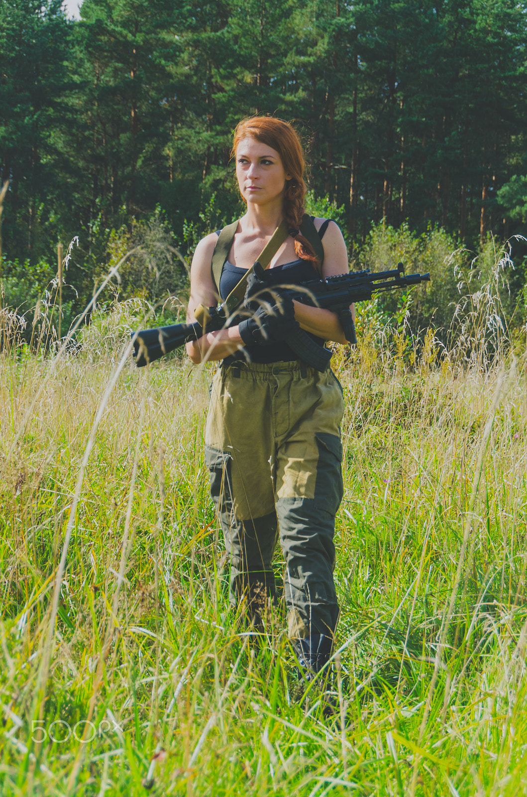 Sigma 18-250mm F3.5-6.3 DC OS HSM sample photo. Redhead girl with a kalashnikov. photography