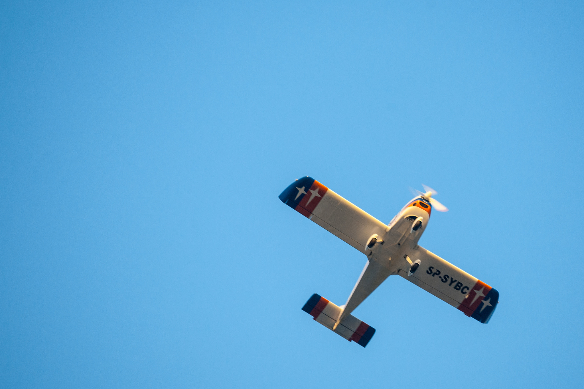 Canon EOS 5D + Canon EF 70-200mm F4L IS USM sample photo. Plane photography