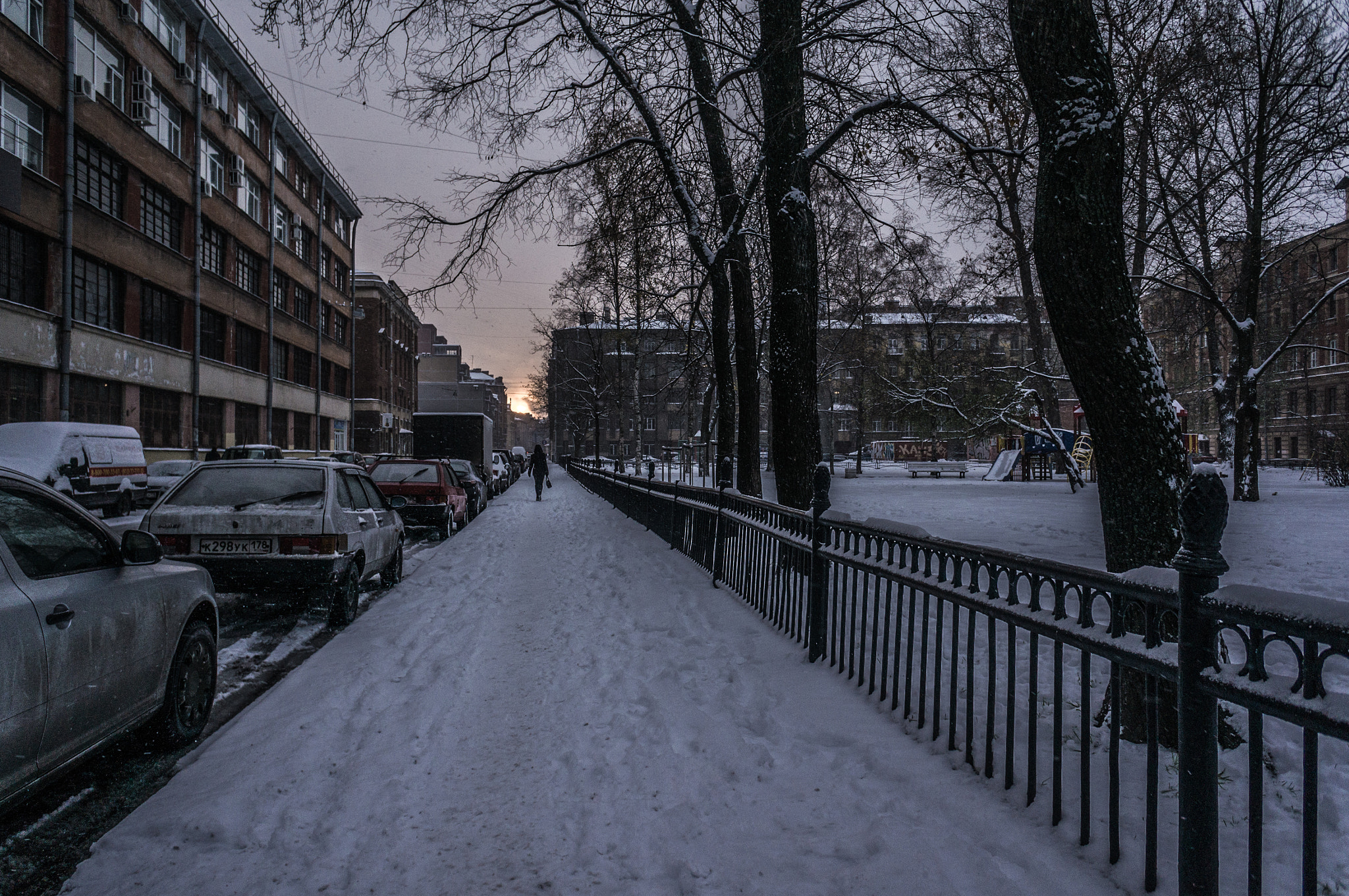 Sony Alpha NEX-5N + Sony E 16mm F2.8 sample photo. * photography