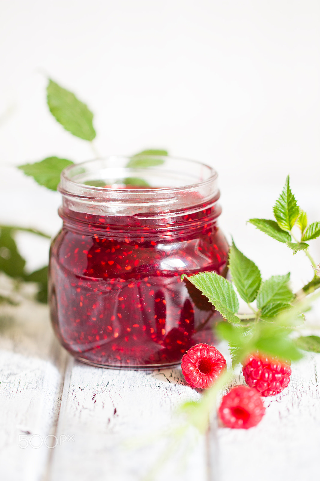 Canon EF 100mm F2.8L Macro IS USM sample photo. Raspberry jam photography