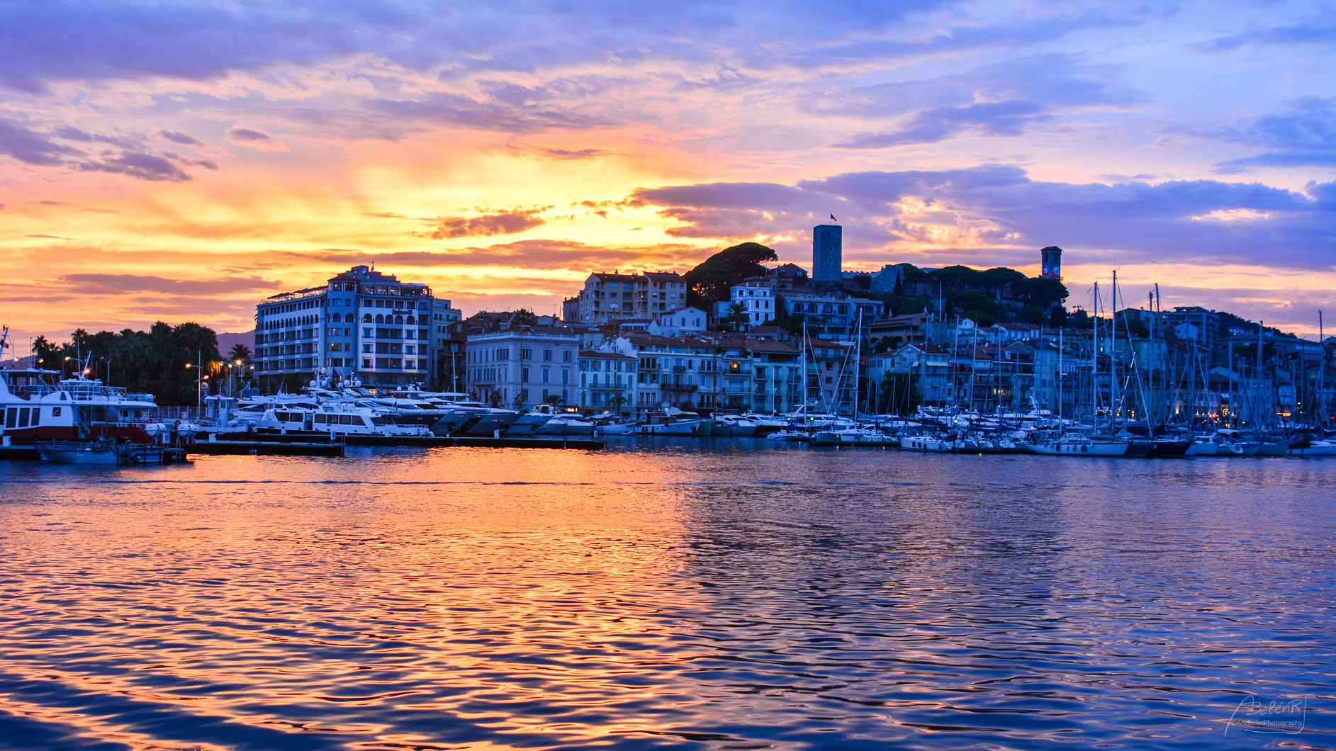 AF Zoom-Nikkor 28-200mm f/3.5-5.6D IF sample photo. The two faces of the old harbour photography