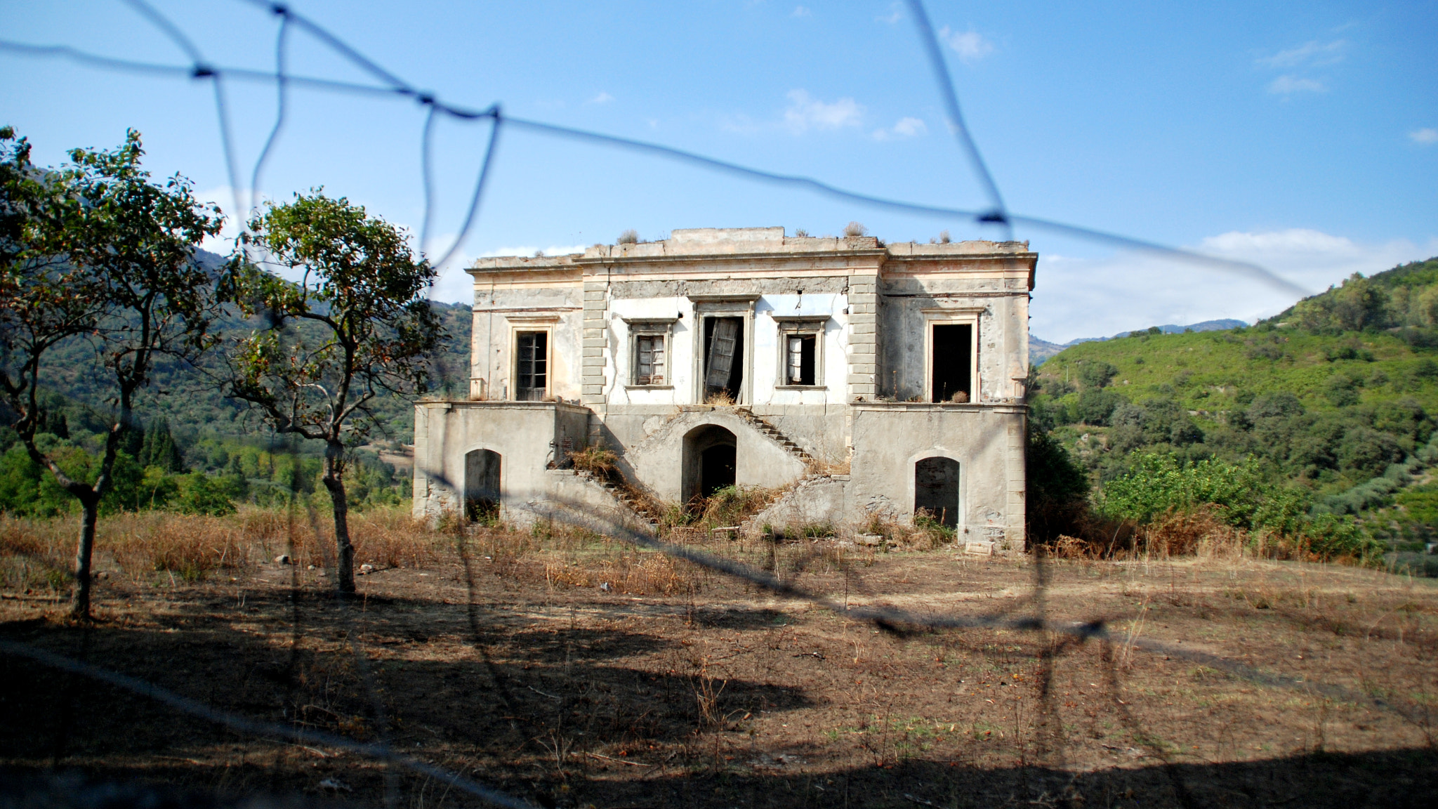 Nikon D80 sample photo. The mistery house photography