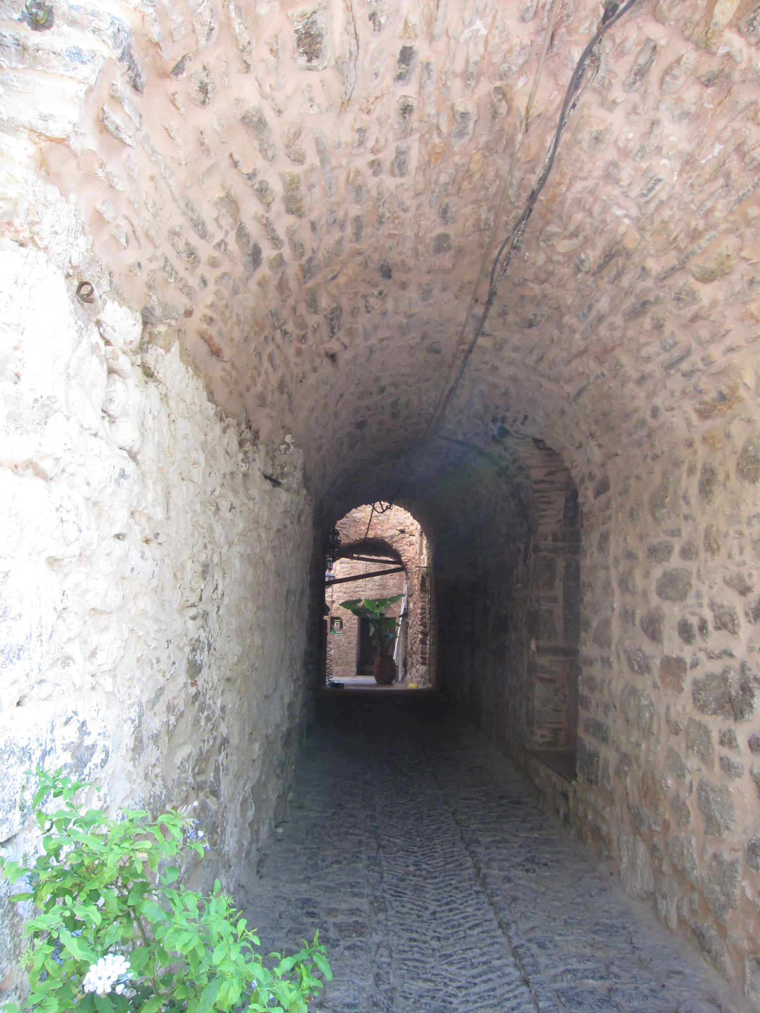 Canon PowerShot SD4000 IS (IXUS 300 HS / IXY 30S) sample photo. Medieval alley photography