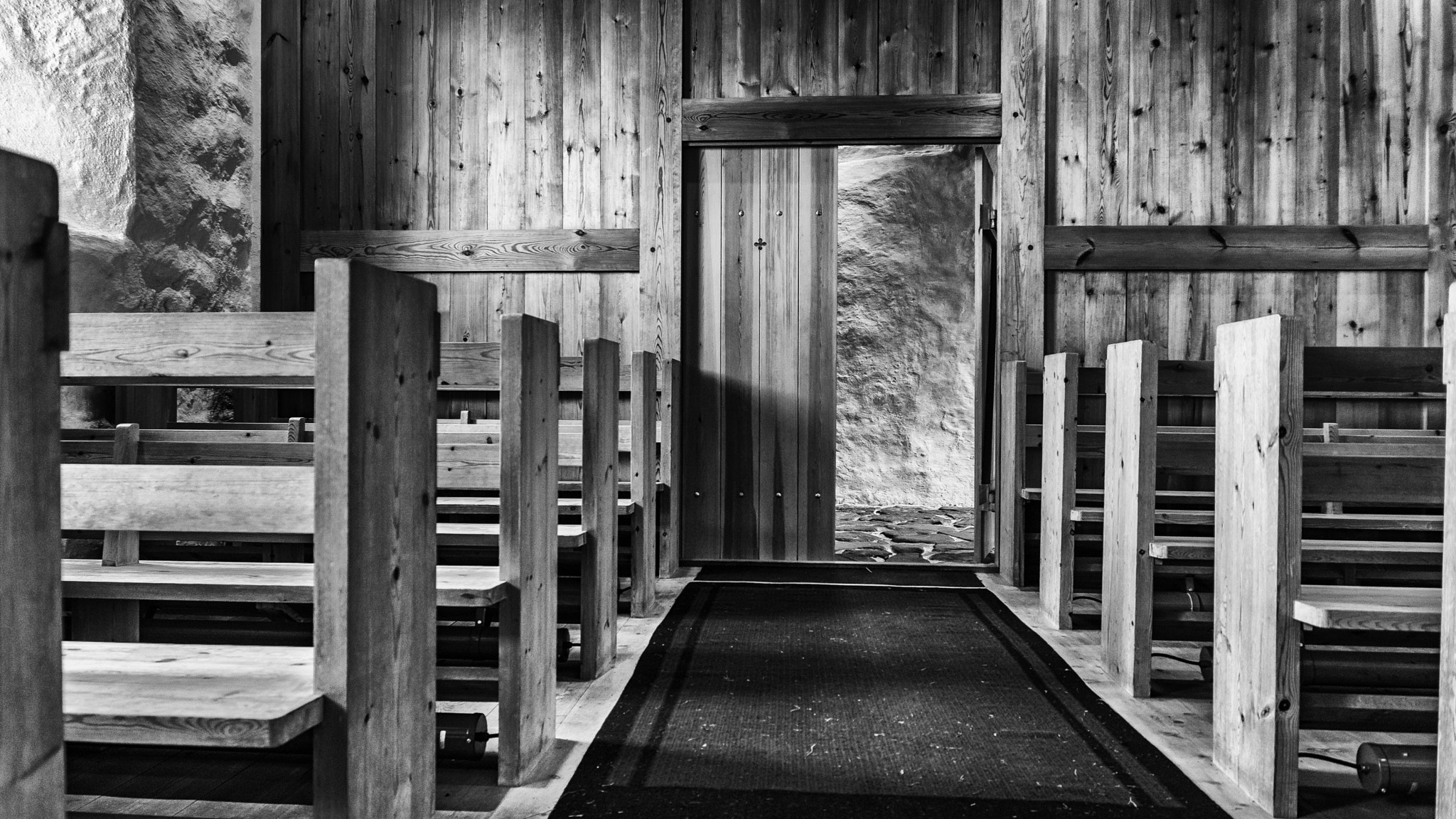 Sigma 17-70mm F2.8-4 DC Macro OS HSM | C sample photo. Faroese church photography