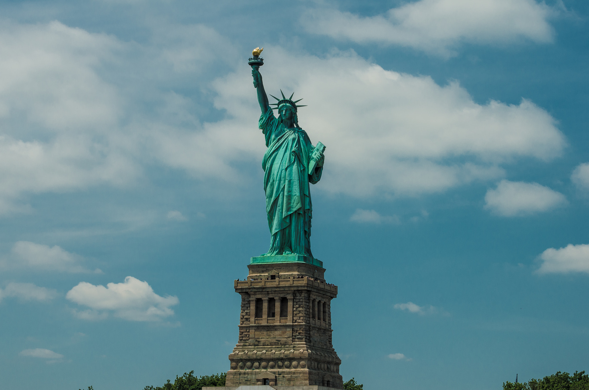 Pentax smc DA* 60-250mm F4.0 ED (IF) SDM sample photo. Statue of liberty photography