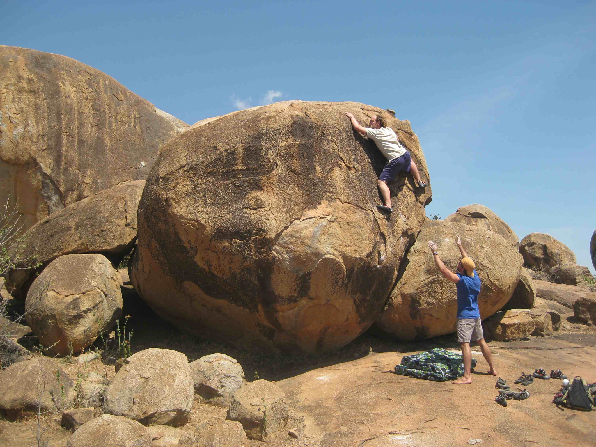 Canon PowerShot SD1100 IS (Digital IXUS 80 IS / IXY Digital 20 IS) sample photo. Mwamringa rock tanzania fixer scout location pictodome lalie rabeharison photography