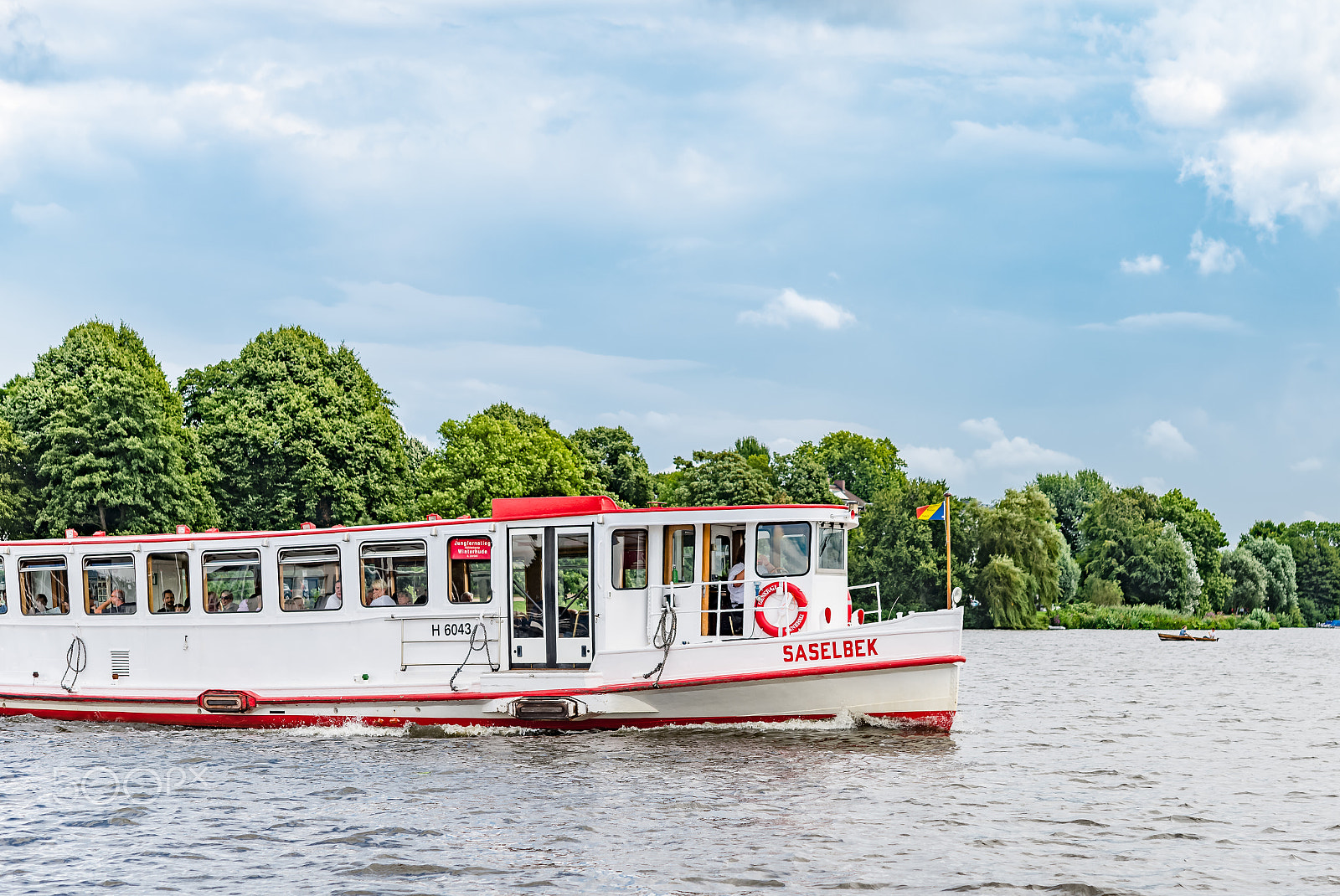 Nikon AF-S Micro-Nikkor 60mm F2.8G ED sample photo. Hamburg, germany - july 30, 2016: boat on alster photography