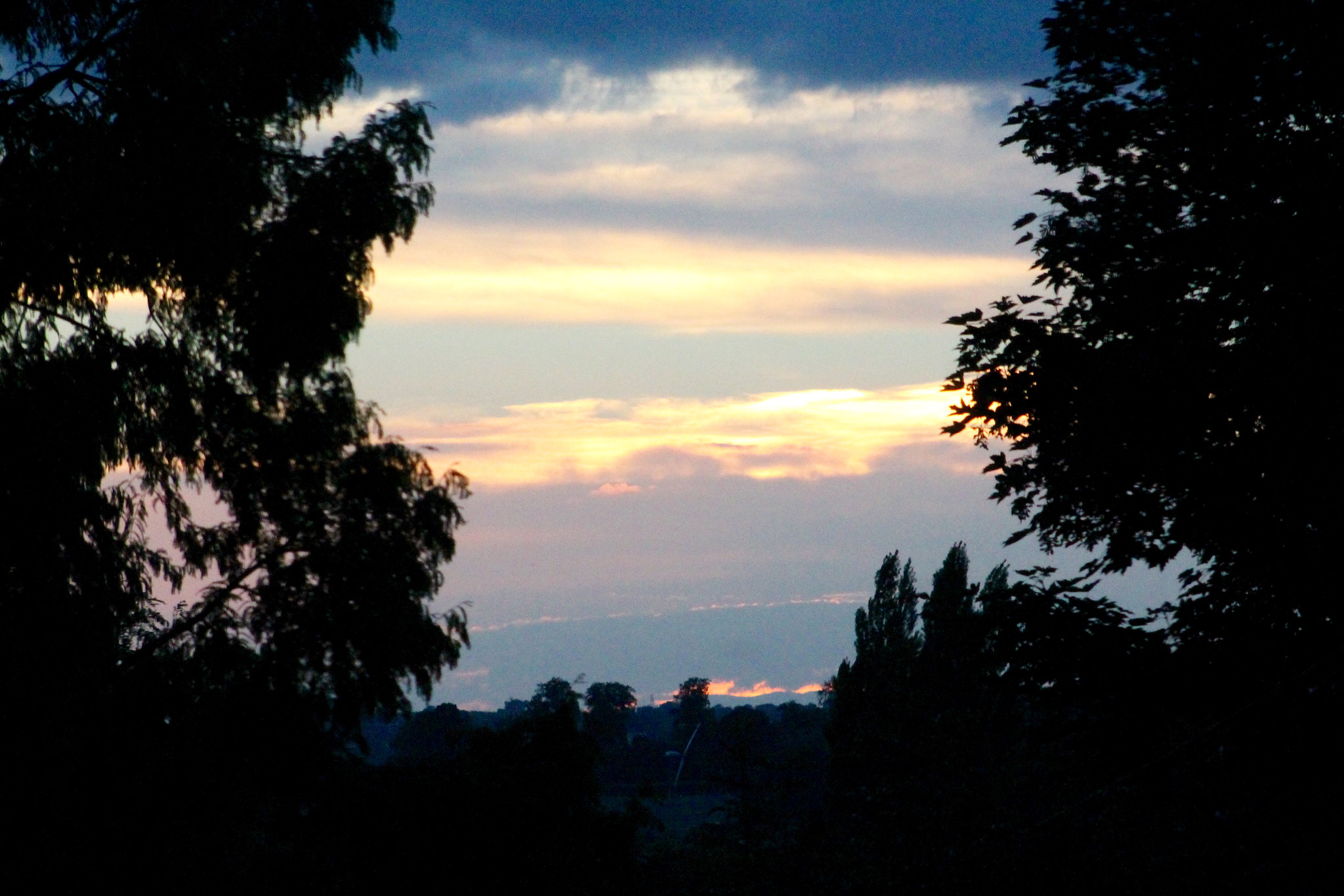 Canon EF75-300mm f/4-5.6 sample photo. Sun descending over staffordshire photography
