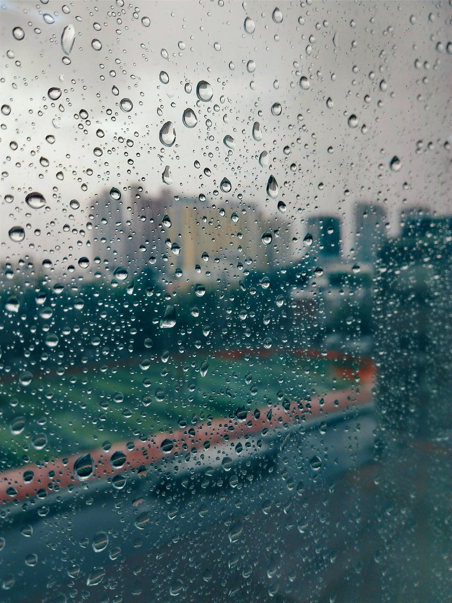 HUAWEI Che2-UL00 sample photo. 外面的雨停了，心爱的人走了 photography