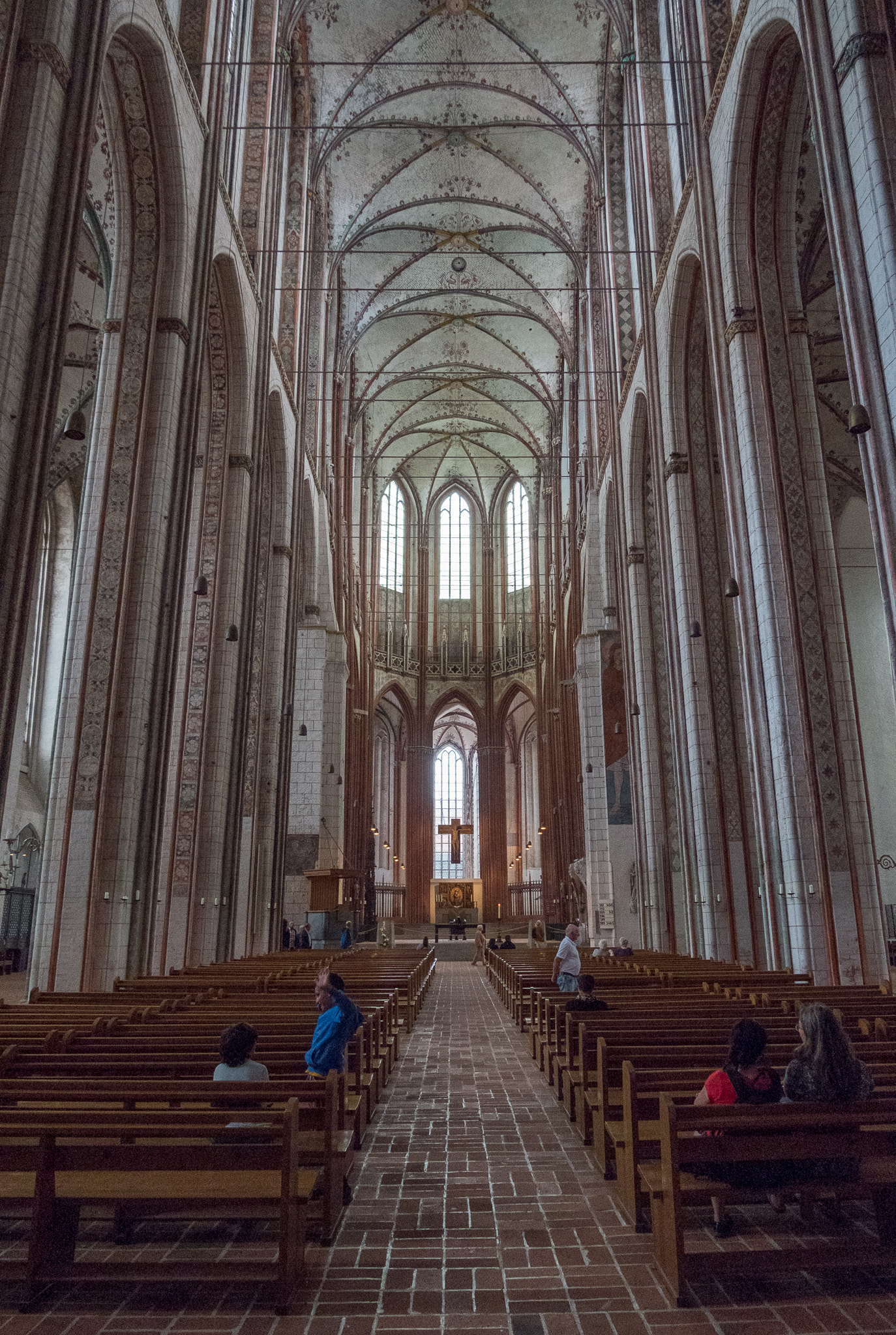 Fujifilm X-Pro1 + Fujifilm XC 16-50mm F3.5-5.6 OIS II sample photo. Silent halls photography