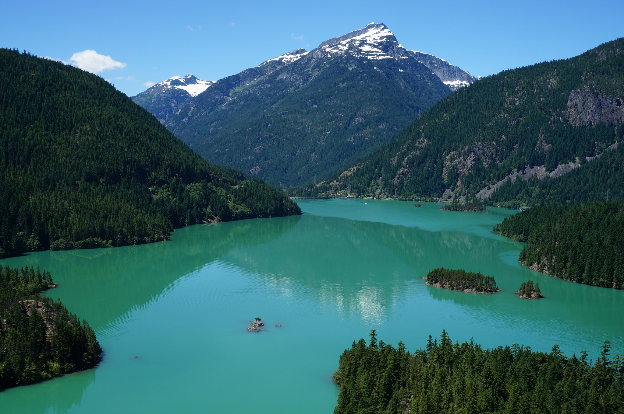 Sony Alpha NEX-5T + Sony E 18-50mm F4-5.6 sample photo. North cascades, wa photography