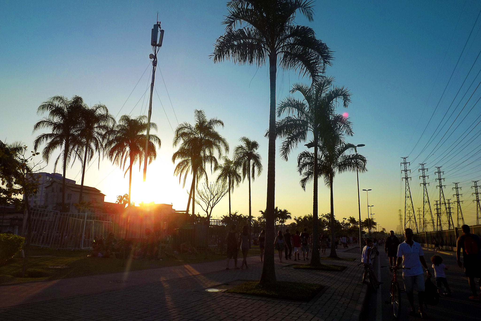 Fujifilm FinePix S3300 sample photo. O pôr do sol no parque madureira photography