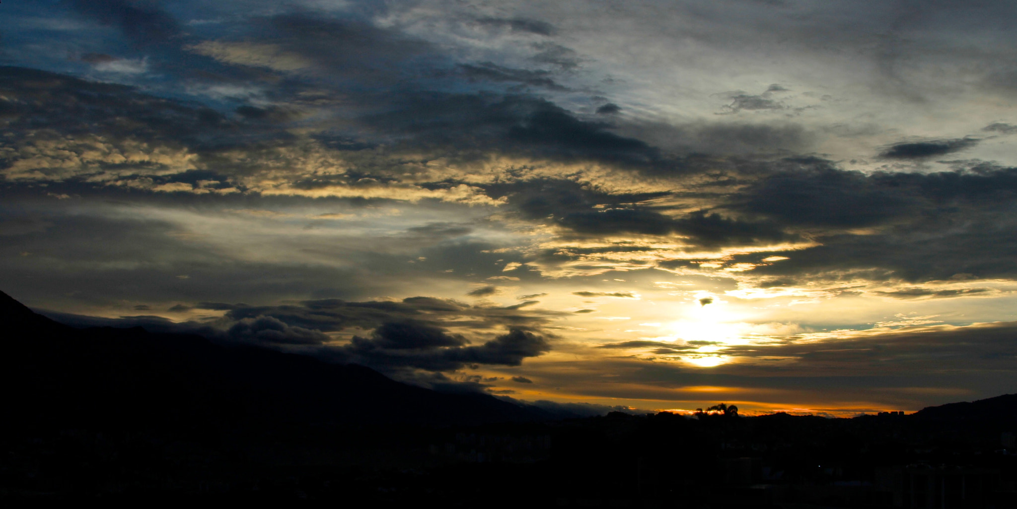 Canon EF 28-300mm F3.5-5.6L IS USM sample photo. Amanecer el cafetal caracas photography
