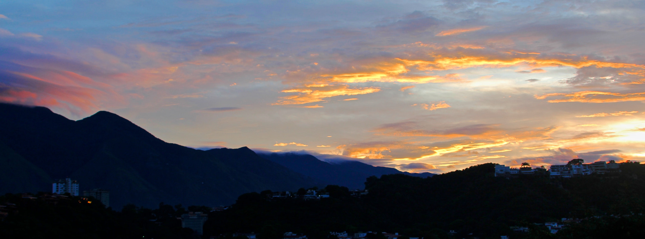 Canon EF 28-300mm F3.5-5.6L IS USM sample photo. Amanecer el cafetal caracas photography