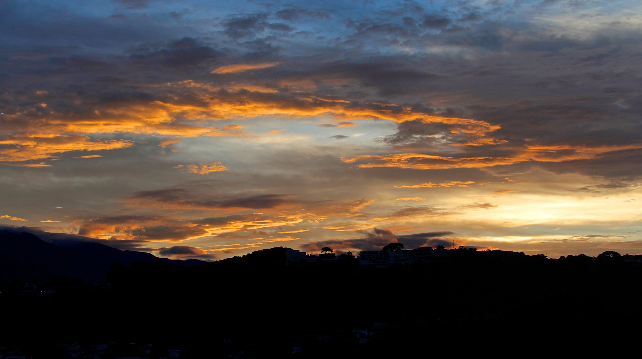 Canon EF 28-300mm F3.5-5.6L IS USM sample photo. Amanecer el cafetal caracas photography