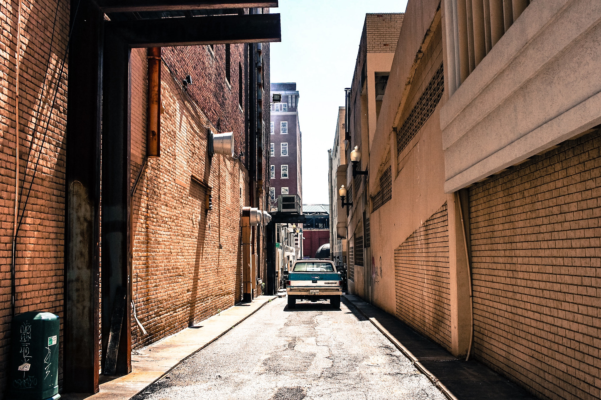 Canon EF-S 24mm F2.8 STM sample photo. Esquina photography