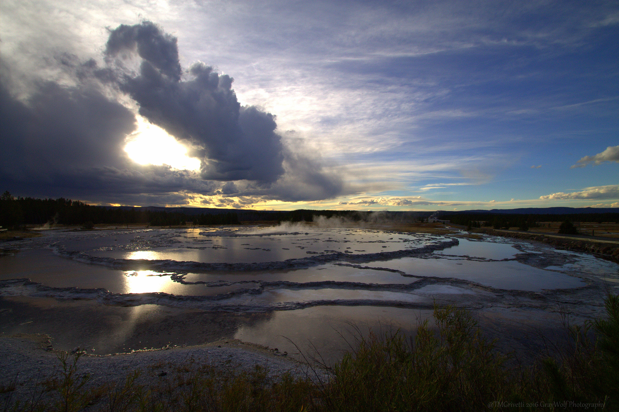 Sigma 10-20mm F3.5 EX DC HSM sample photo. Yellowstone sunset photography