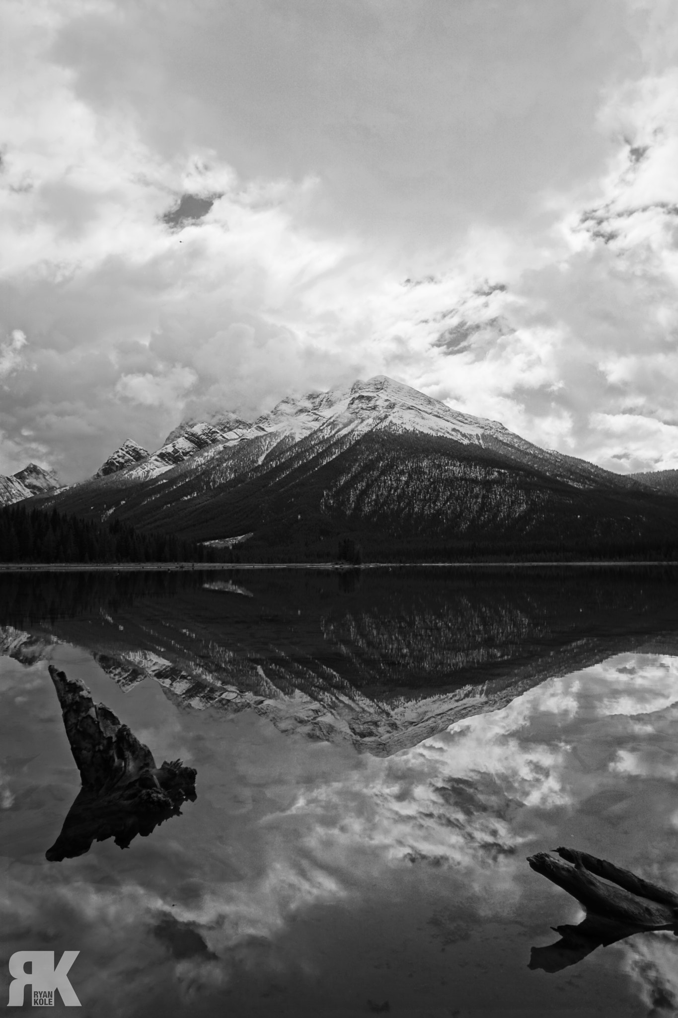Sony ILCA-77M2 + DT 10-24mm F3.5-4.5 SAM sample photo. Spray lakes photography
