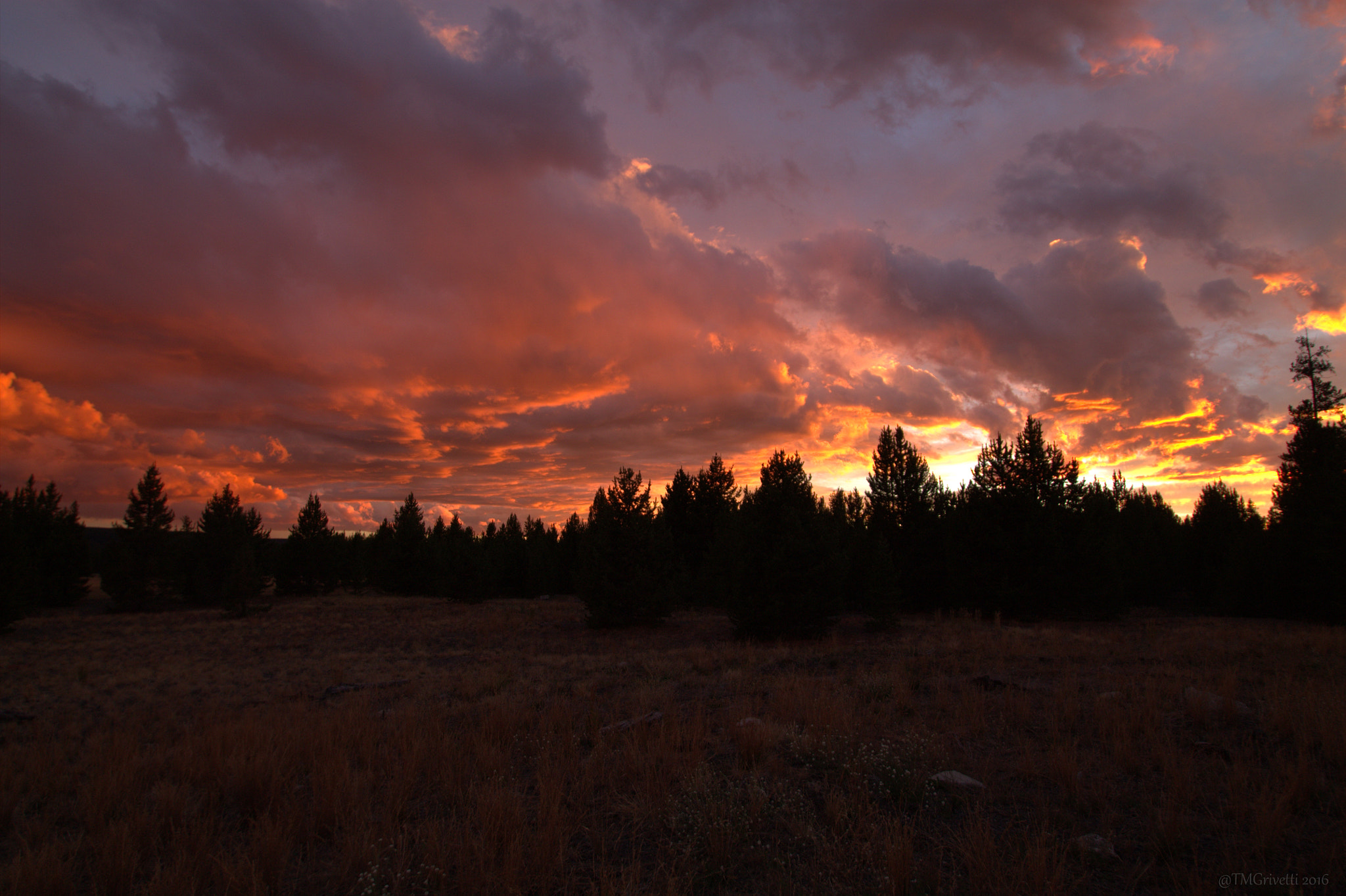 Sigma 10-20mm F3.5 EX DC HSM sample photo. Big sky sunset - west yellowstone, mt photography