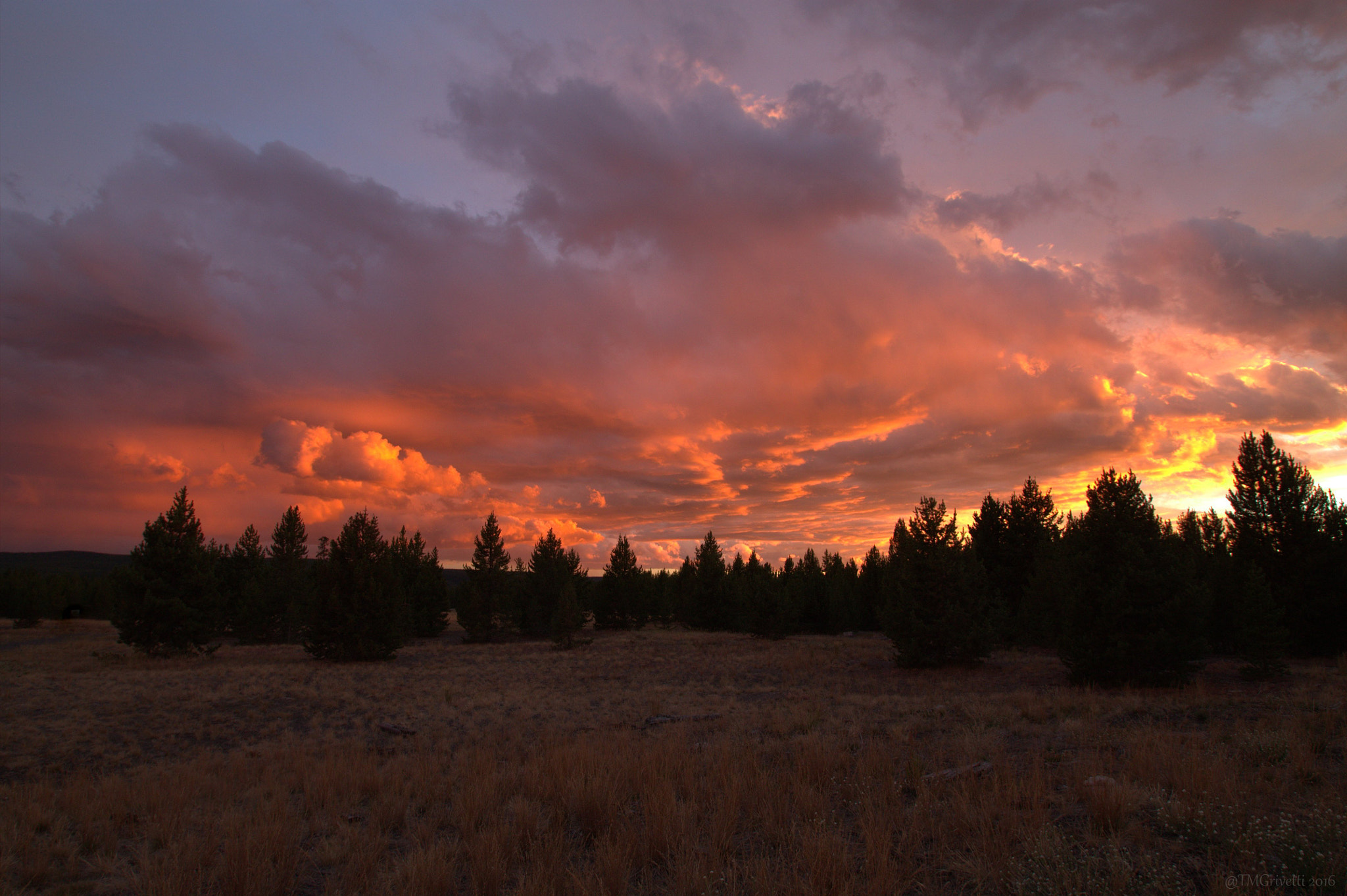 Canon EOS 1100D (EOS Rebel T3 / EOS Kiss X50) + Sigma 10-20mm F3.5 EX DC HSM sample photo. Big sky sunset - west yellowstone, mt photography