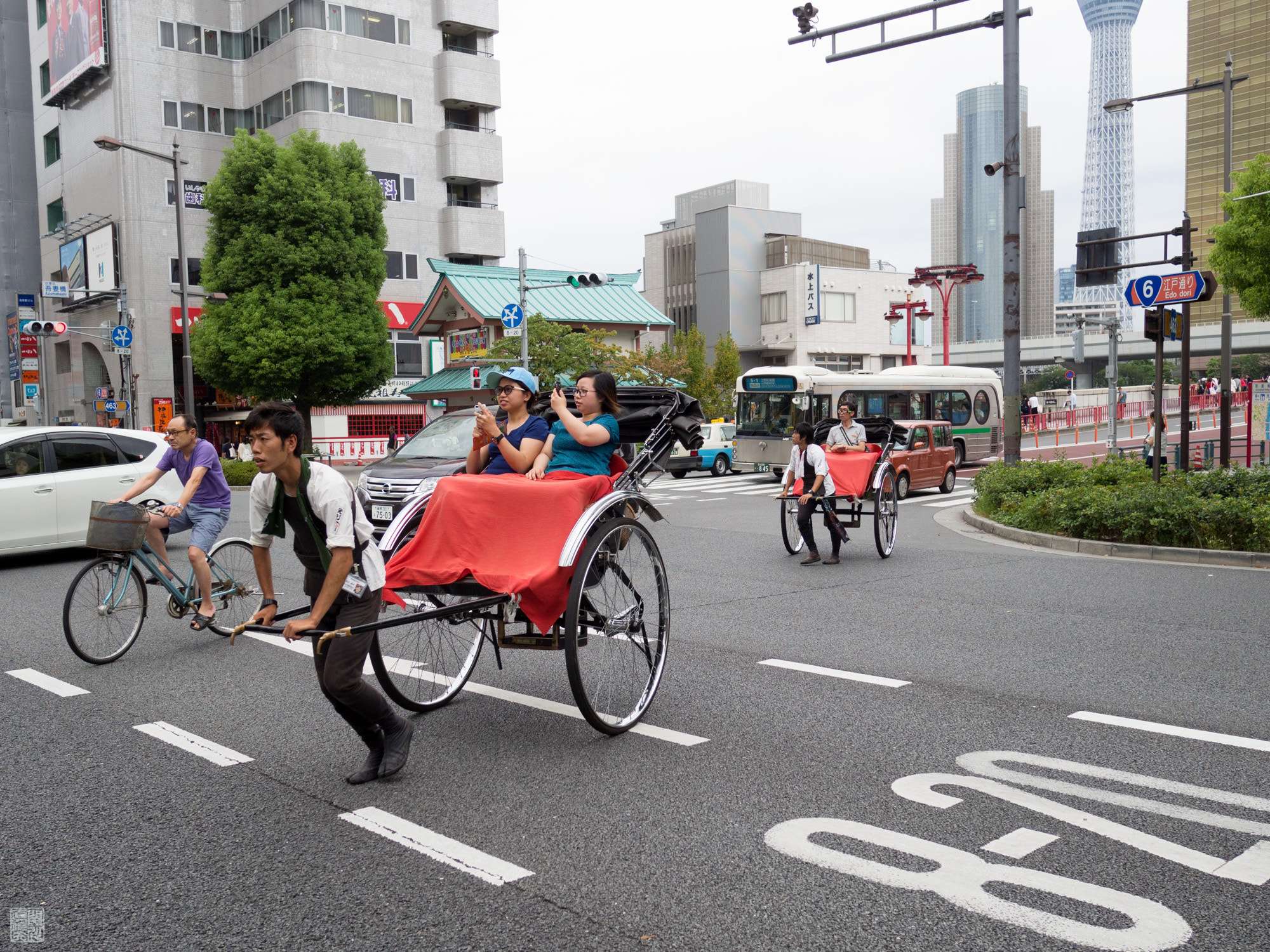 Olympus OM-D E-M10 + LEICA DG SUMMILUX 15/F1.7 sample photo. Rickshaws photography