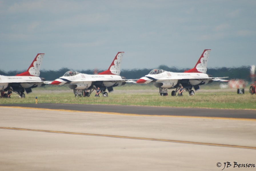 Nikon D80 + Sigma 70-300mm F4-5.6 APO Macro Super II sample photo. Us air force thundersbirds photography