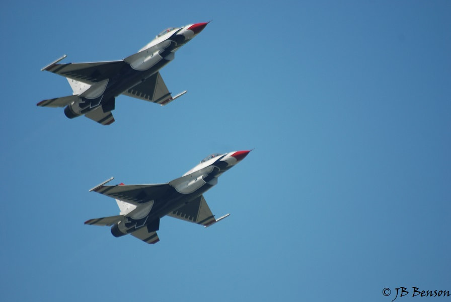 Sigma 70-300mm F4-5.6 APO Macro Super II sample photo. Us air force thundersbirds photography