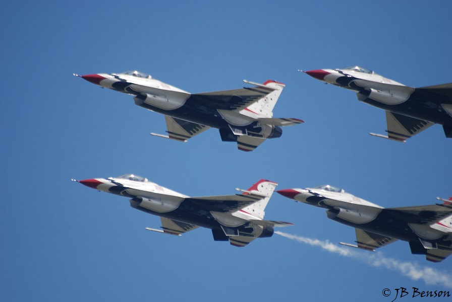 Sigma 70-300mm F4-5.6 APO Macro Super II sample photo. Us air force thundersbirds photography
