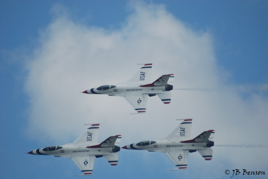 Nikon D80 + Sigma 70-300mm F4-5.6 APO Macro Super II sample photo. Us air force thundersbirds photography