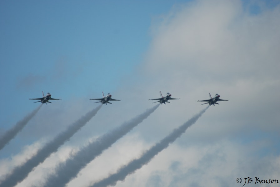 Nikon D80 + Sigma 70-300mm F4-5.6 APO Macro Super II sample photo. Us air force thundersbirds photography