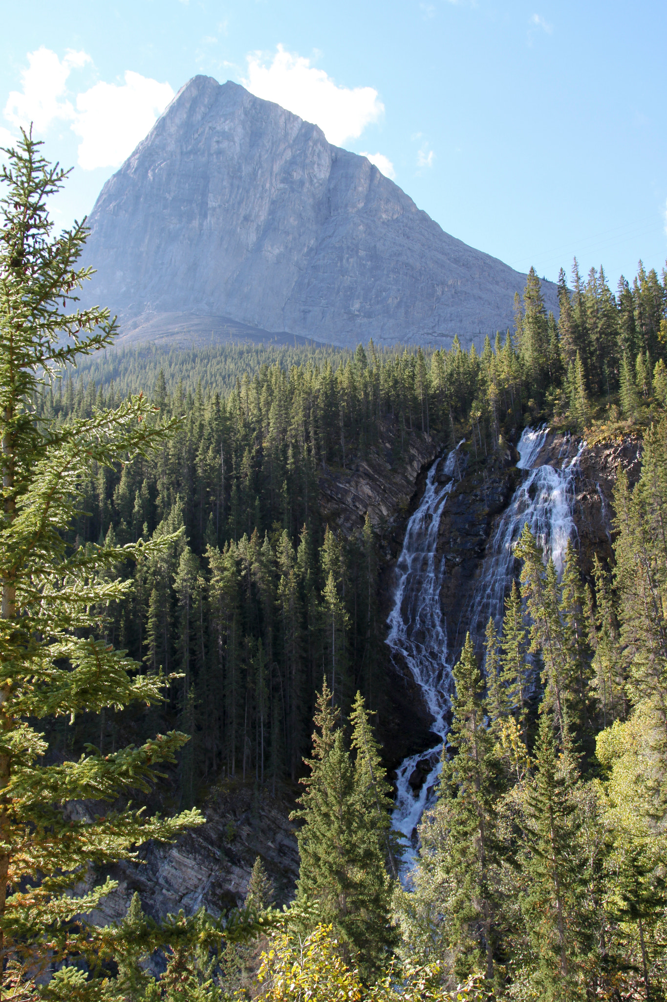Canon EOS 500D (EOS Rebel T1i / EOS Kiss X3) sample photo. Waterfall in front of ha-ling peak photography