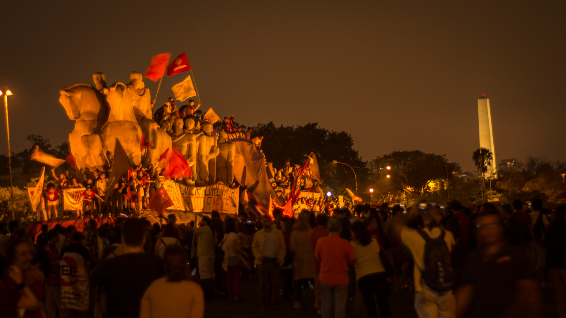 Sony SLT-A65 (SLT-A65V) sample photo. Ibirapuera fora temer 11/09 photography