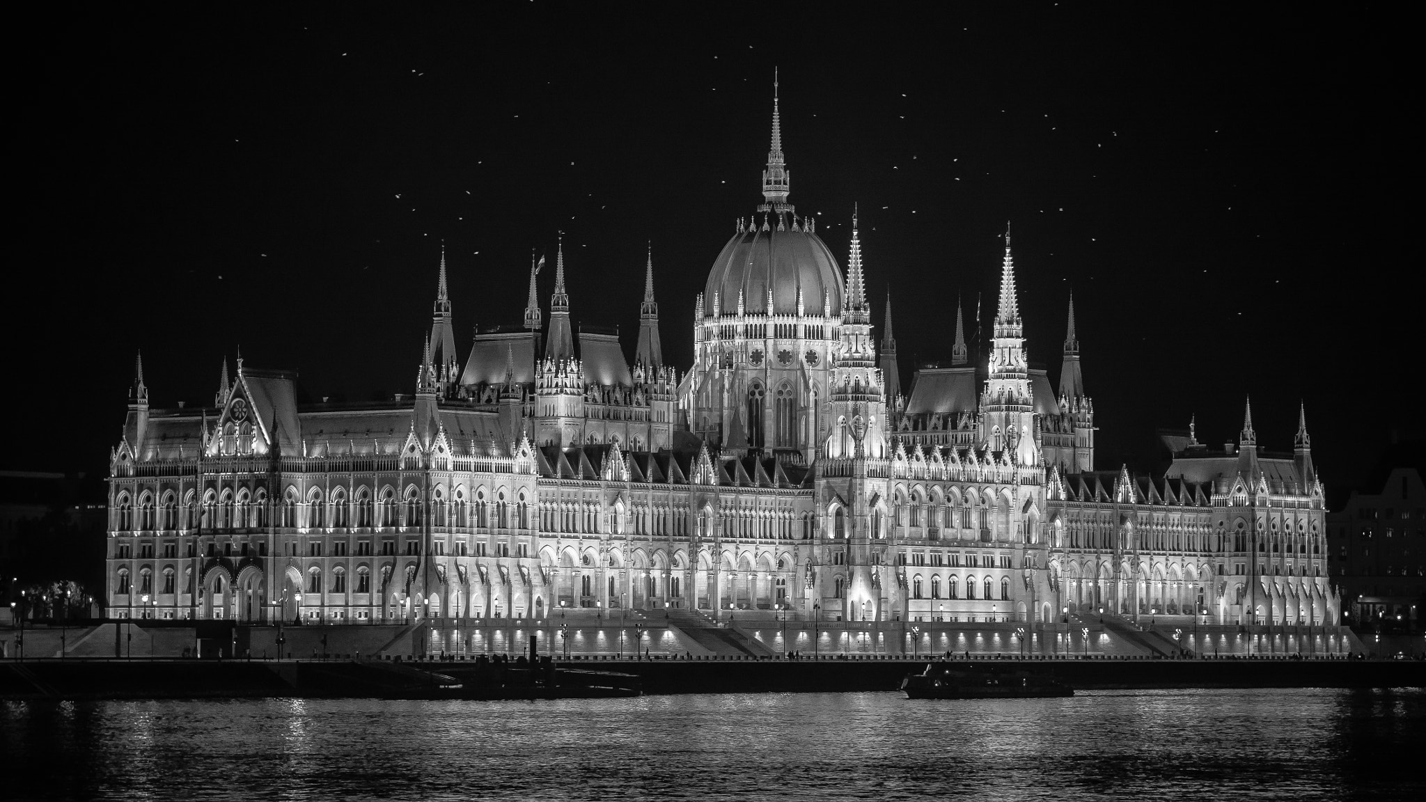 Panasonic Lumix DMC-GH4 + .7x 50-100mm F1.8 DC HSM | Art 0 sample photo. Hungarian parliament at night - budapest, hungary photography