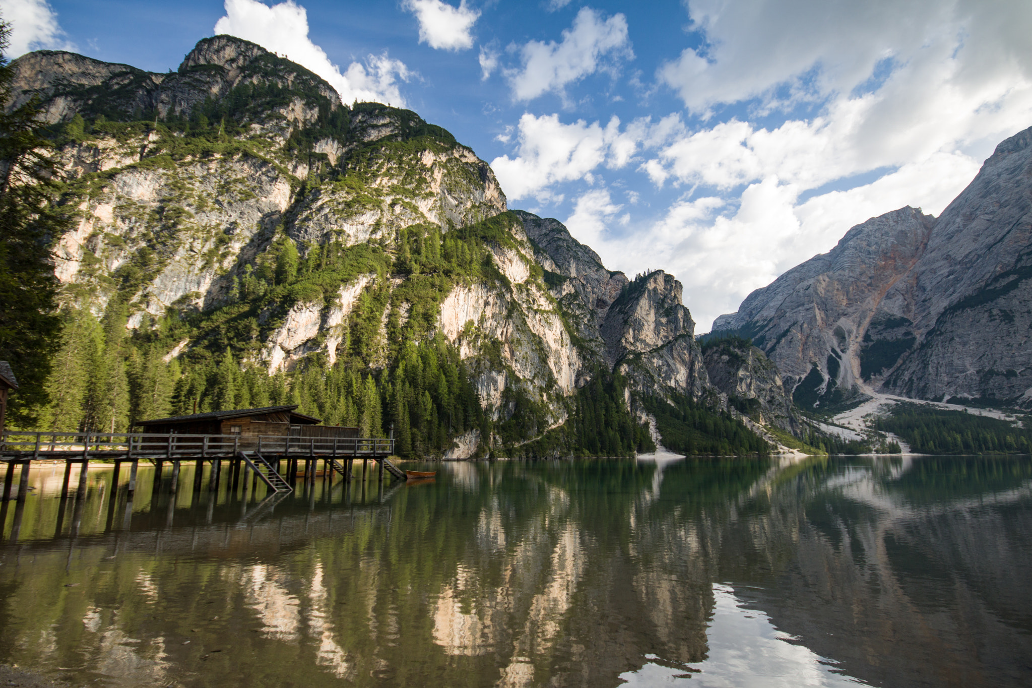 Canon EOS 760D (EOS Rebel T6s / EOS 8000D) + Sigma 10-20mm F4-5.6 EX DC HSM sample photo. Lake braies, italy photography