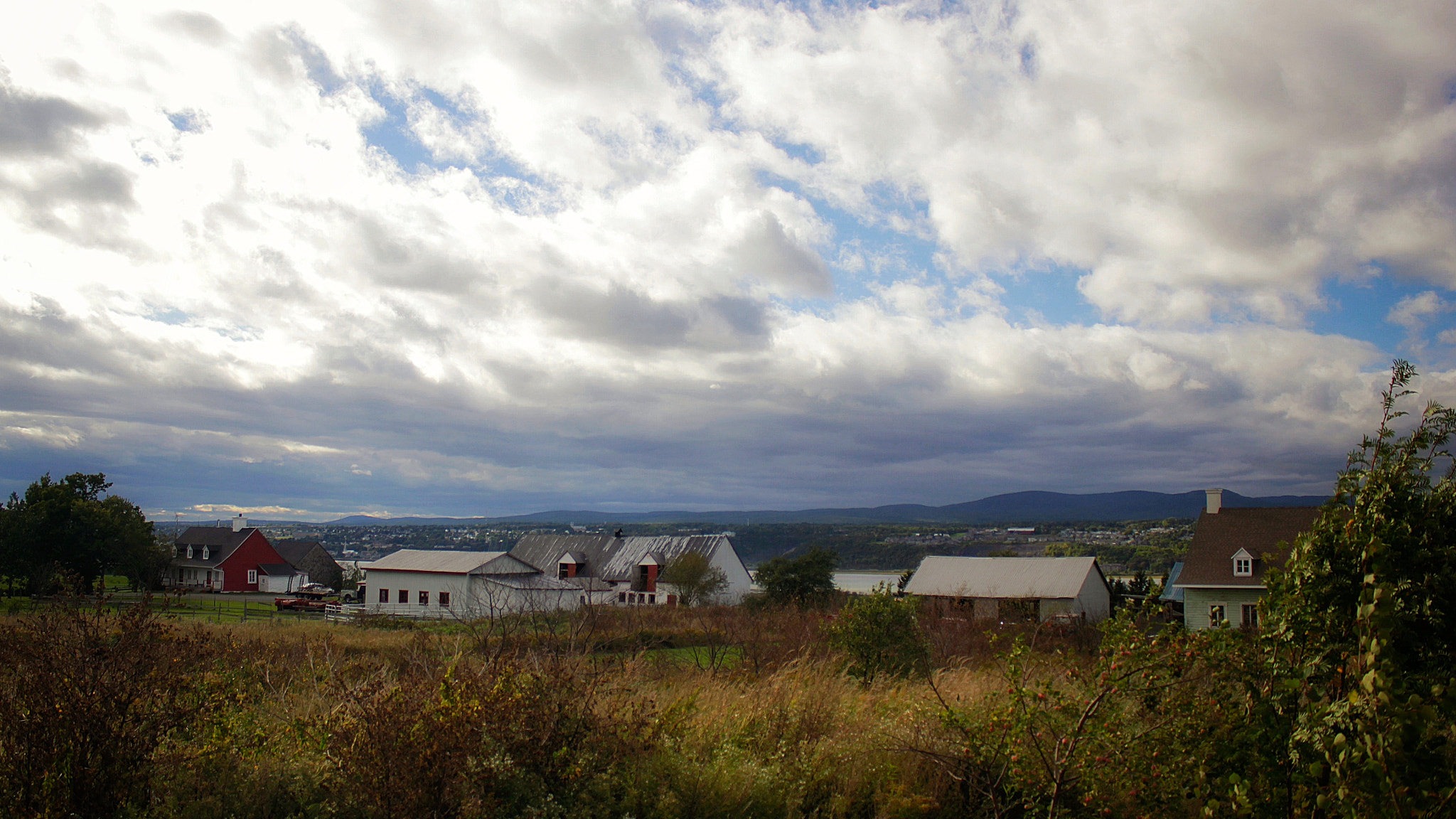 Canon EF-S 18-55mm F3.5-5.6 IS sample photo. Farmhouse photography