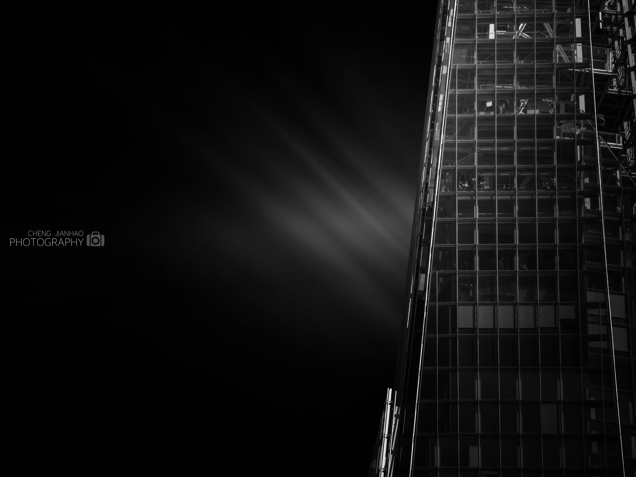 Olympus OM-D E-M10 + Tamron 14-150mm F3.5-5.8 Di III sample photo. London shard- shangrila hotel photography