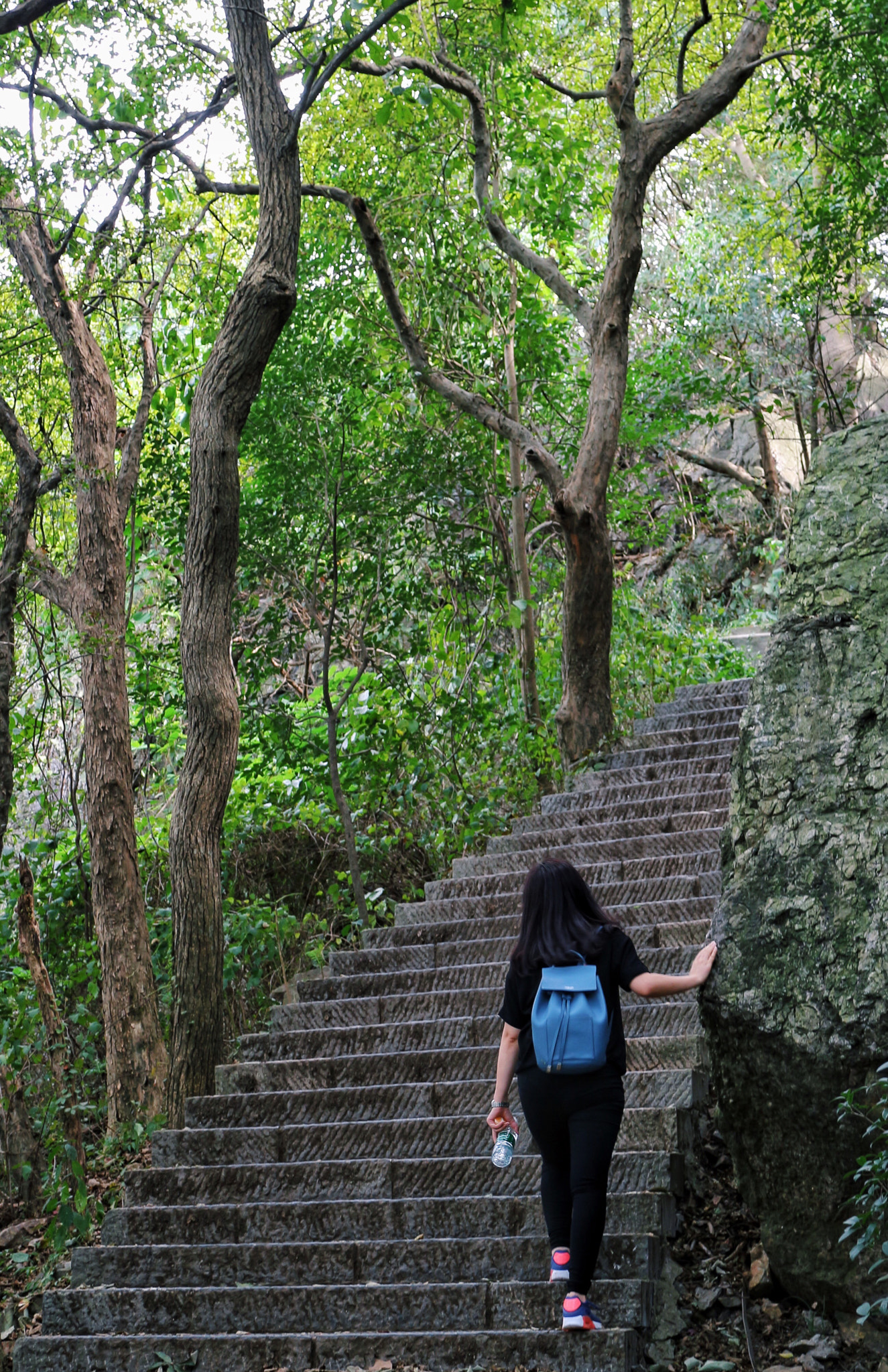 Canon EOS M2 sample photo. 爬山 photography