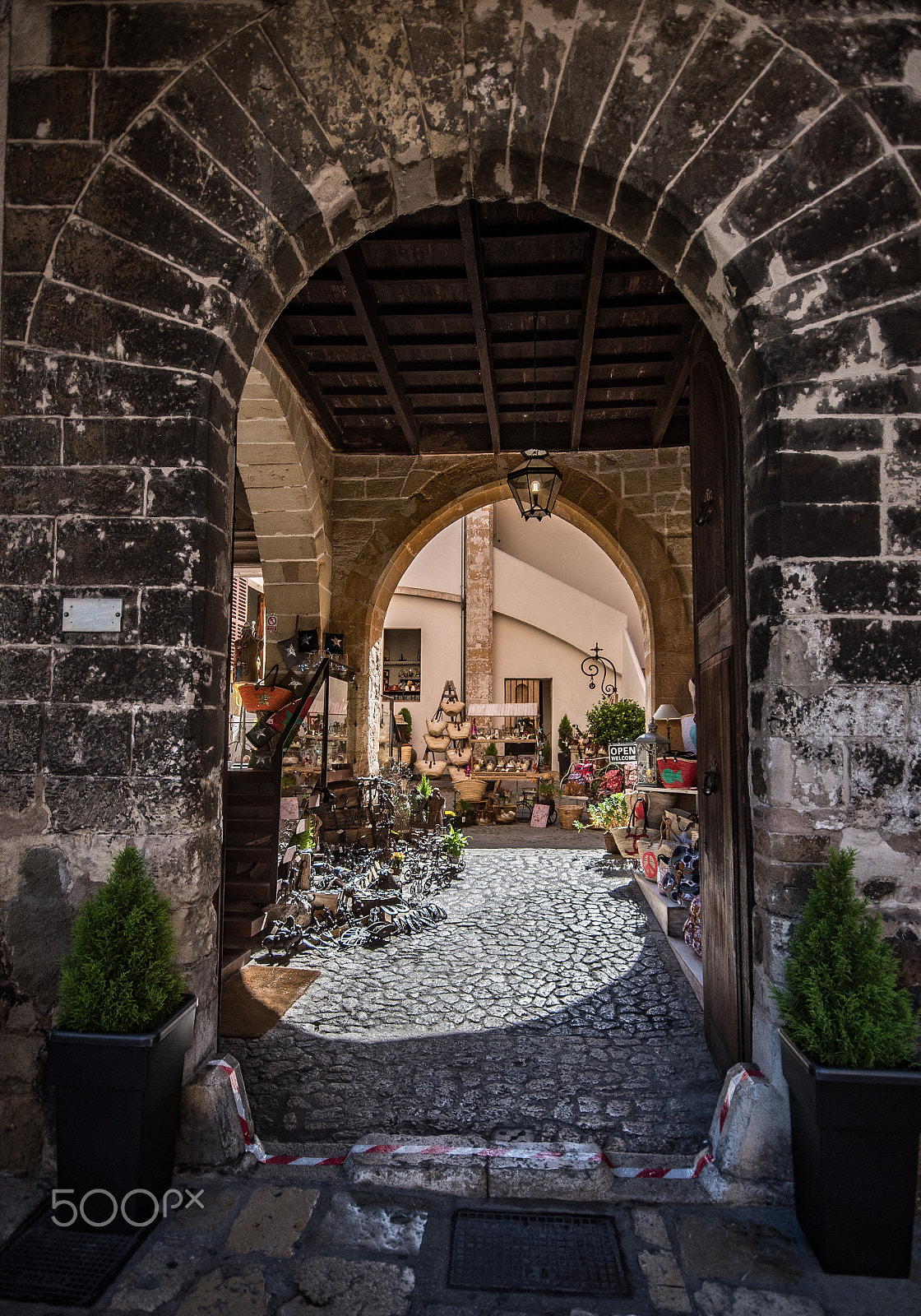 Sigma 10-20mm F4-5.6 EX DC HSM sample photo. Hidden shop photography