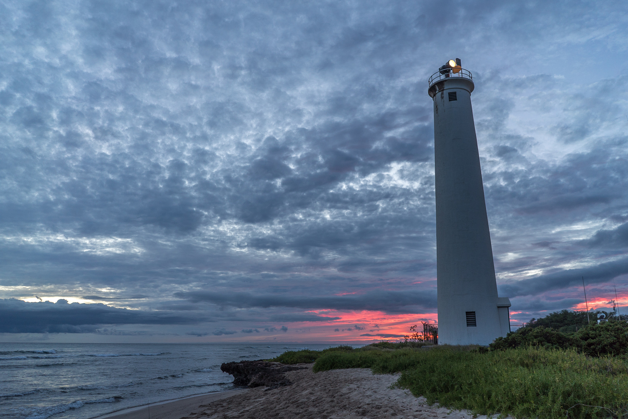 Sony FE 28mm F2 sample photo. Lighthouse dusk photography