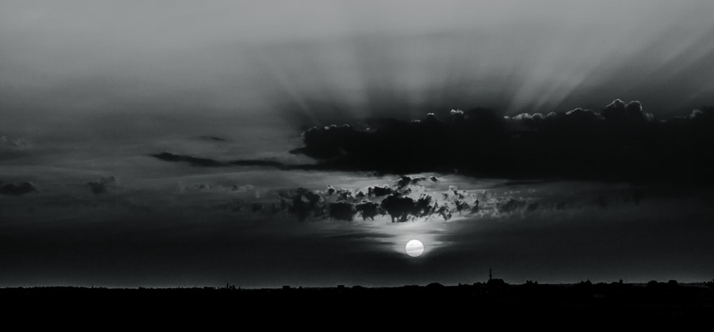 Canon EF 35-80mm f/4-5.6 sample photo. Dark photography