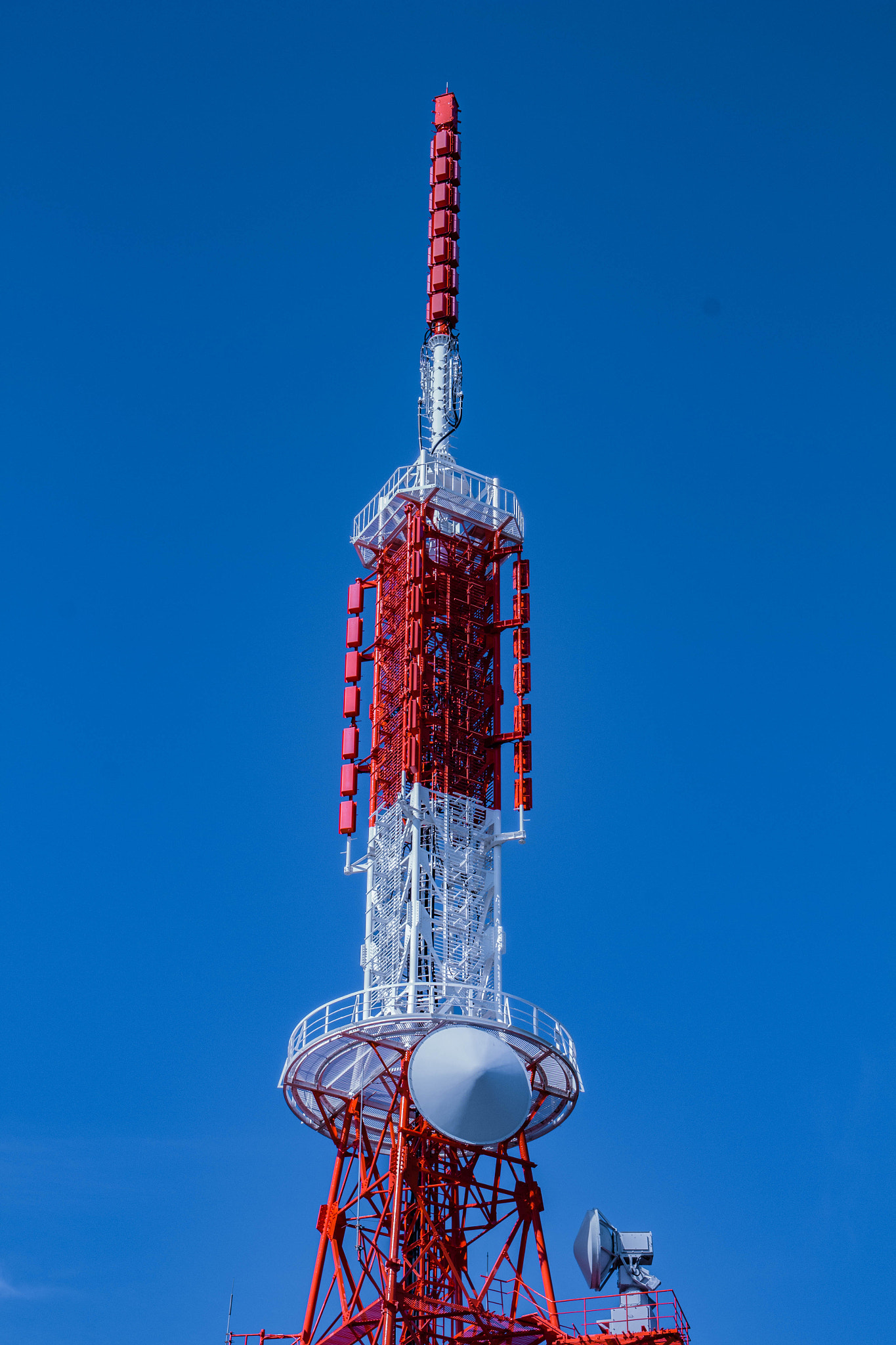 Canon EOS 100D (EOS Rebel SL1 / EOS Kiss X7) sample photo. Tv tower photography