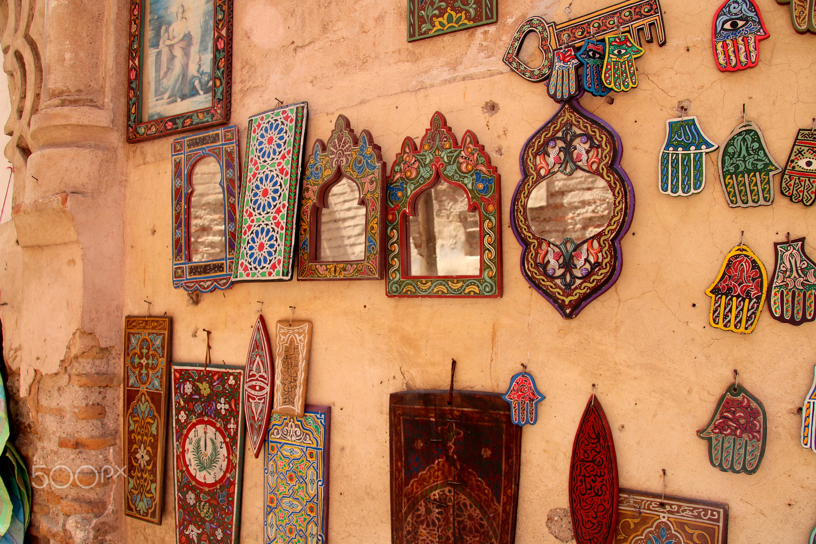 Canon EOS 750D (EOS Rebel T6i / EOS Kiss X8i) + Canon TS-E 90mm F2.8 Tilt-Shift sample photo. Souks in marrakesh photography