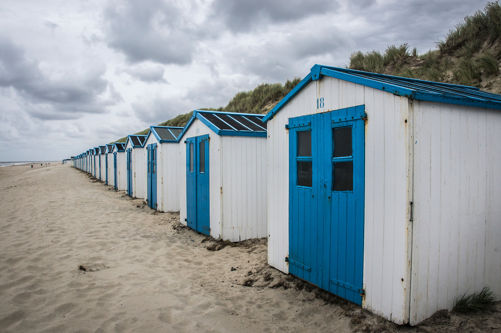 Sony SLT-A55 (SLT-A55V) sample photo. Dutch beach houses photography