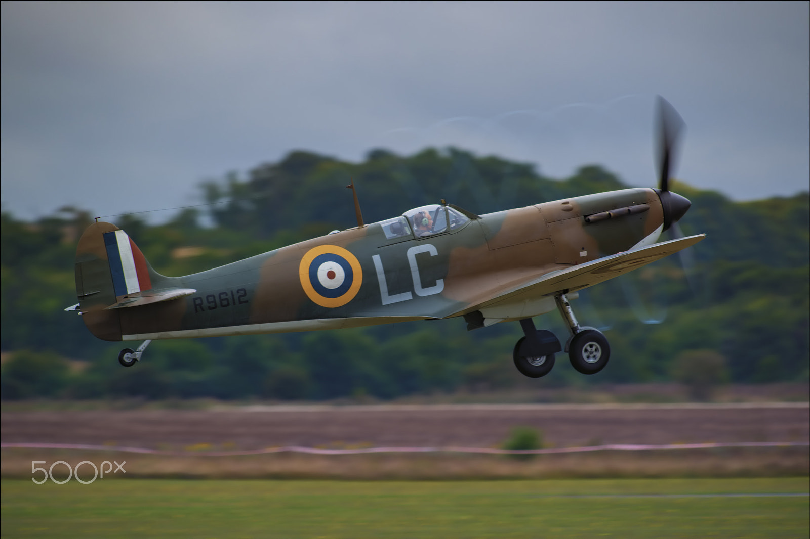 Nikon D810 + Nikon AF-S Nikkor 300mm F2.8G ED-IF VR sample photo. Supermarine spitfire mki photography