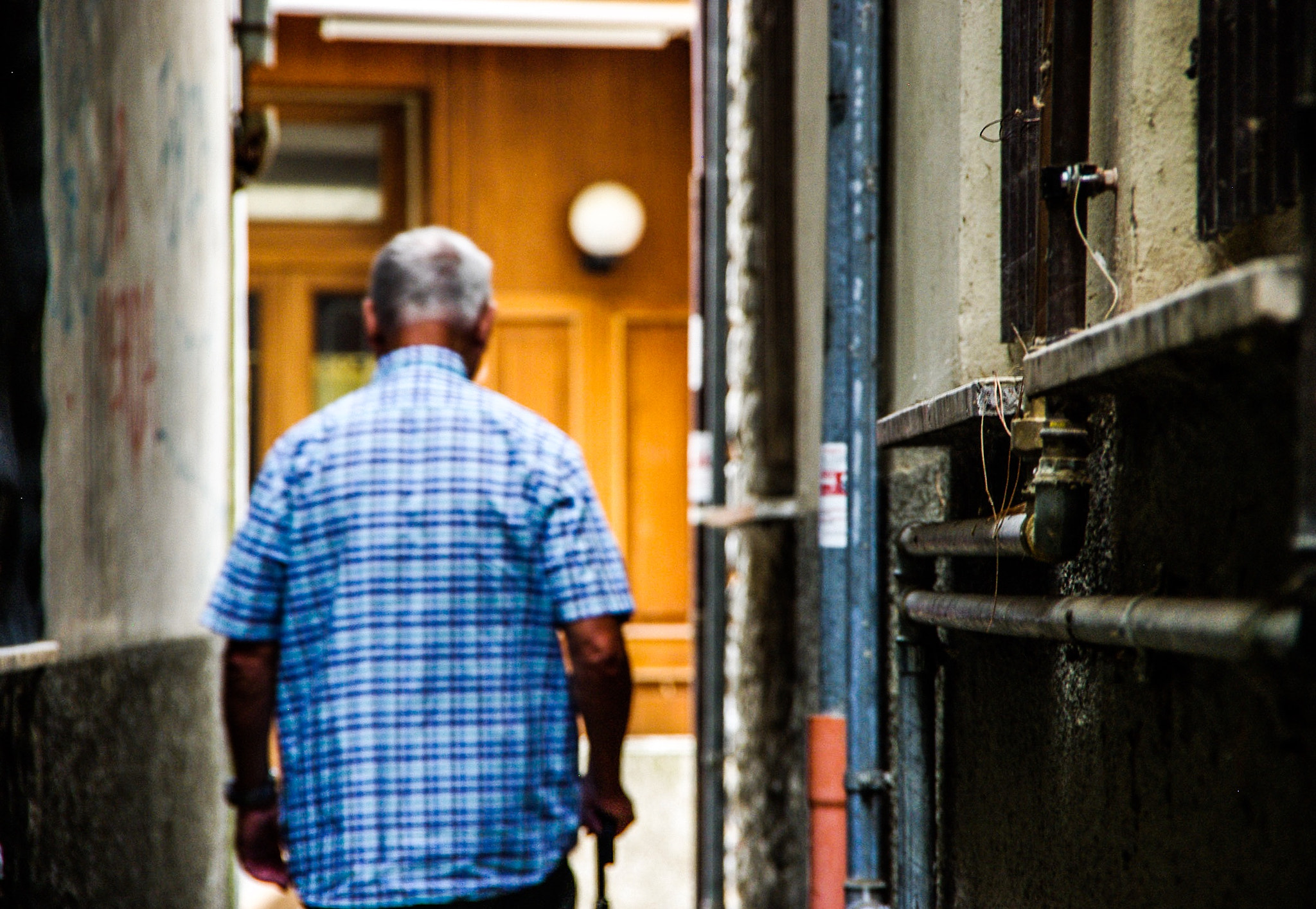 Pentax K-m (K2000) sample photo. Alley photography
