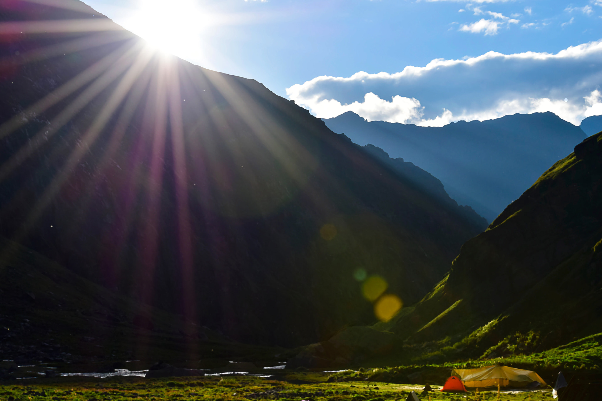 AF Nikkor 28mm f/1.4D sample photo. Rays of the sun... photography